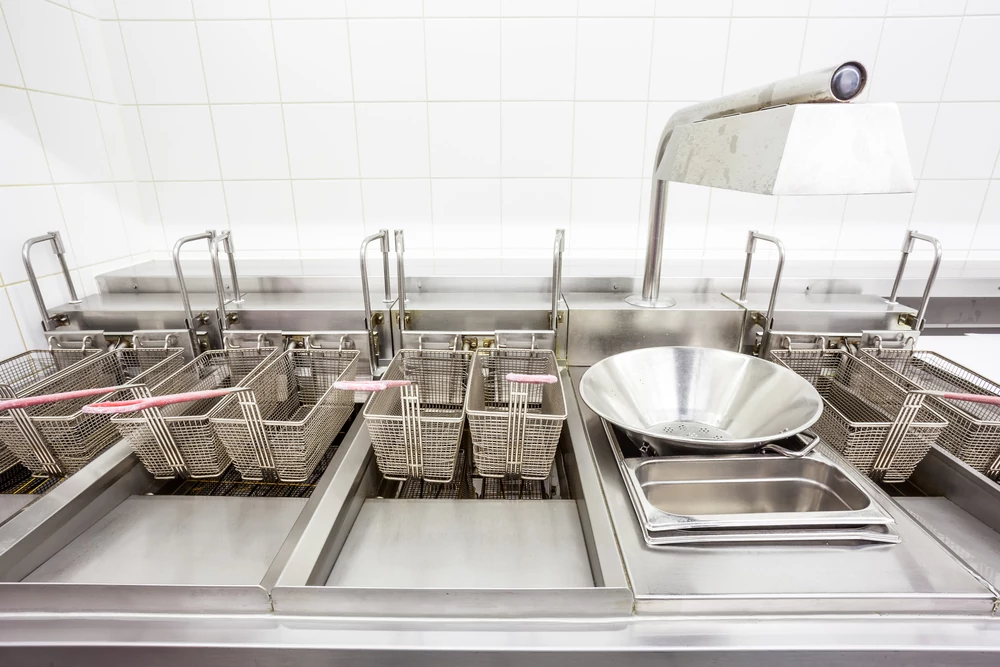 clean commercial fryer